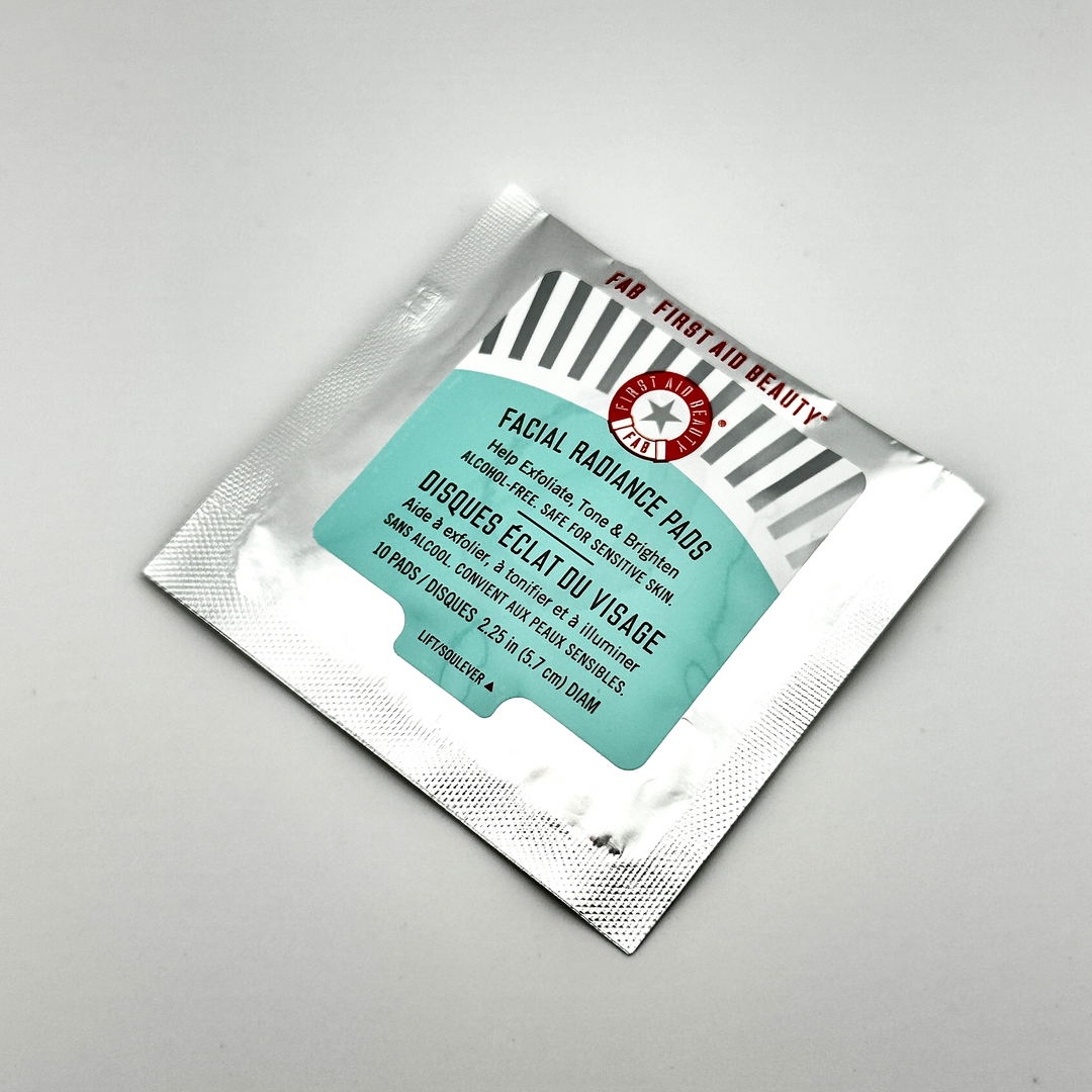 First Aid Beauty Facial Radiance Pads - 10 Pads | Brightening & Exfoliating