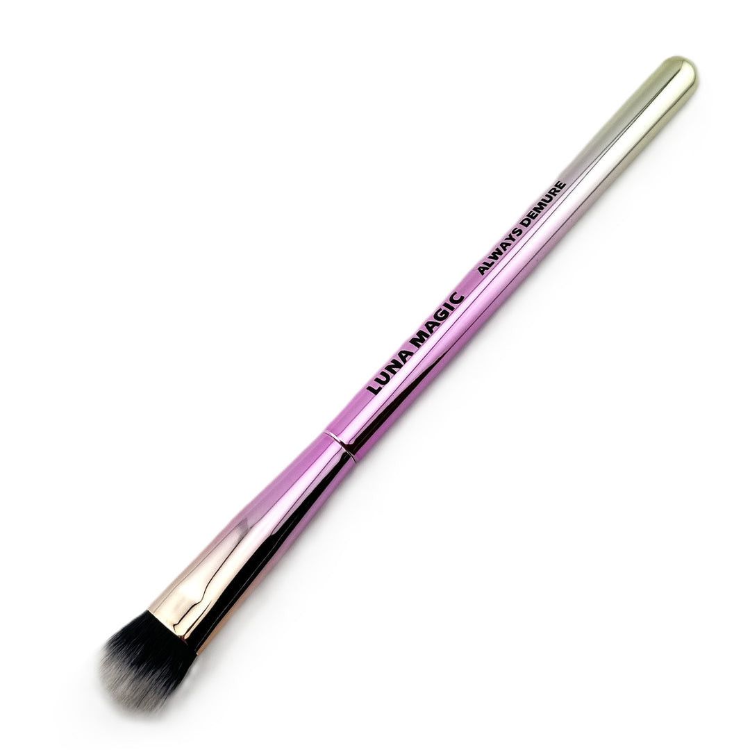 LUNA MAGIC ALWAYS DEMURE 072400 Face Makeup Brush - Soft & Precise – Cosmetics | Glam Command